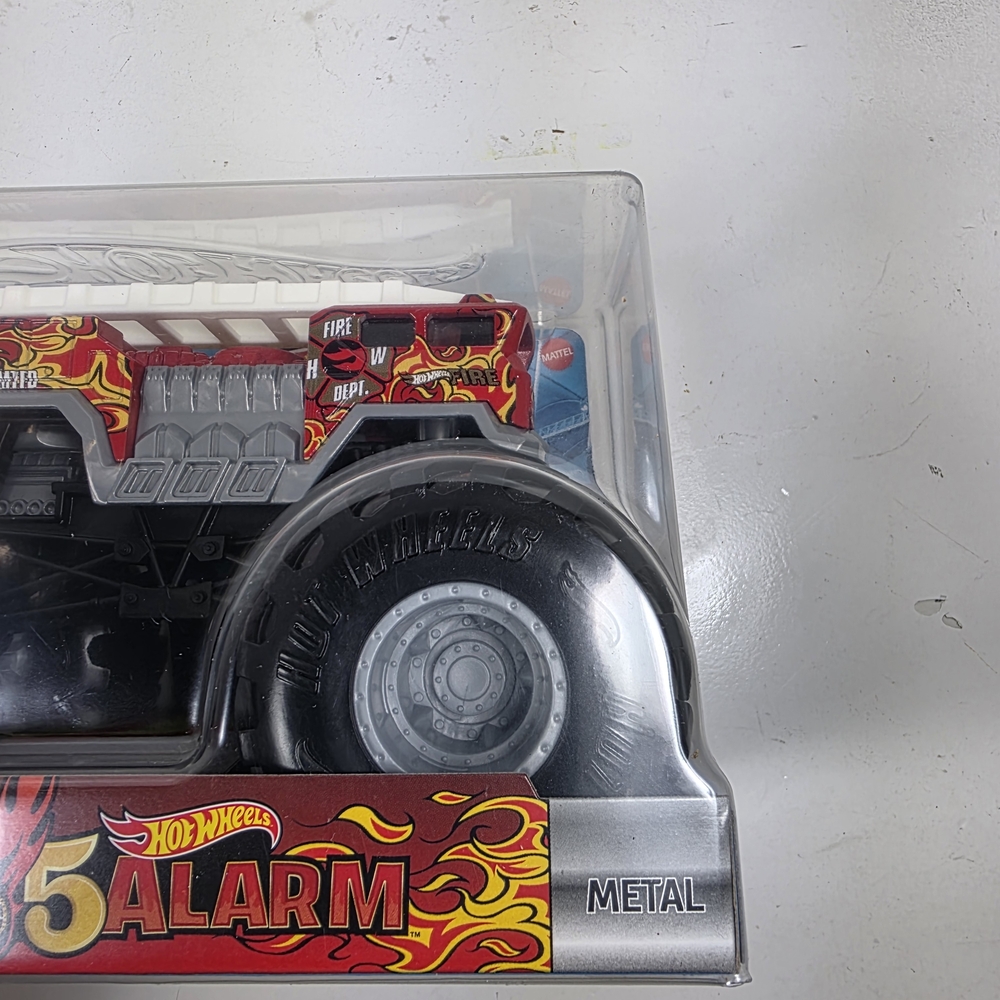 Hot Wheels Oversized Monster Truck 5 Alarm - Red and Black - Picture 9 of 10